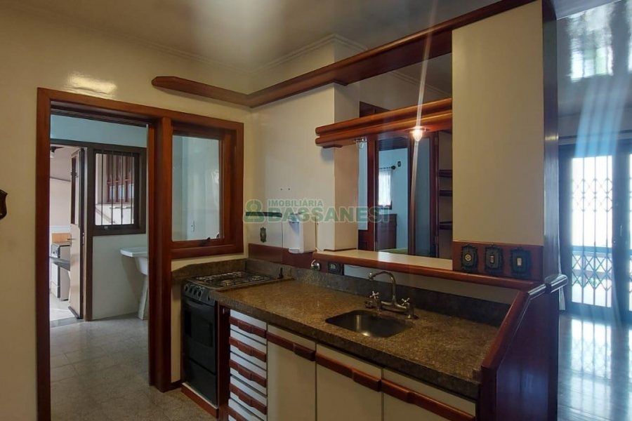 Apto Mobiliado com 140m², 3 dormitórios, 2 vagas, no bairro Lourdes em Caxias do Sul para Alugar