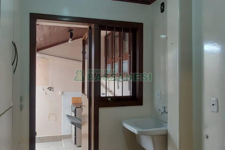 Apto Mobiliado com 140m², 3 dormitórios, 2 vagas, no bairro Lourdes em Caxias do Sul para Alugar