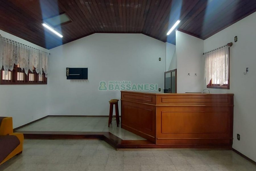 Apto Mobiliado com 140m², 3 dormitórios, 2 vagas, no bairro Lourdes em Caxias do Sul para Alugar