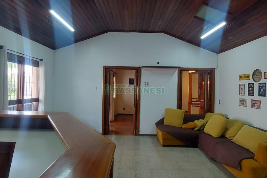 Apto Mobiliado com 140m², 3 dormitórios, 2 vagas, no bairro Lourdes em Caxias do Sul para Alugar