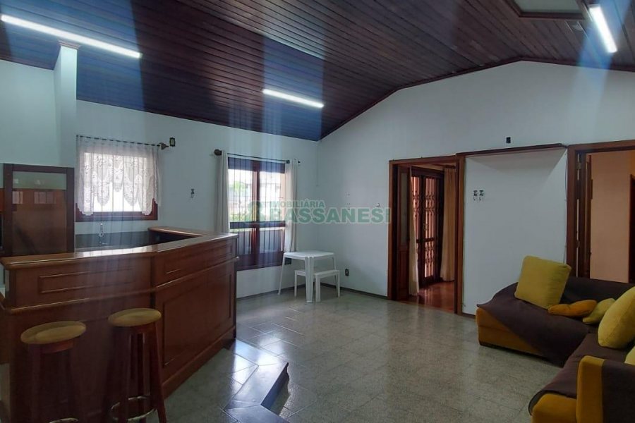 Apto Mobiliado com 140m², 3 dormitórios, 2 vagas, no bairro Lourdes em Caxias do Sul para Alugar