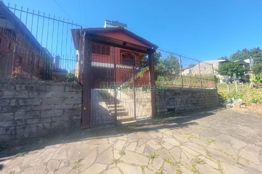 Casa Comercial com 220m², 3 dormitórios, 4 vagas, no bairro Cidade Nova em Caxias do Sul para Alugar