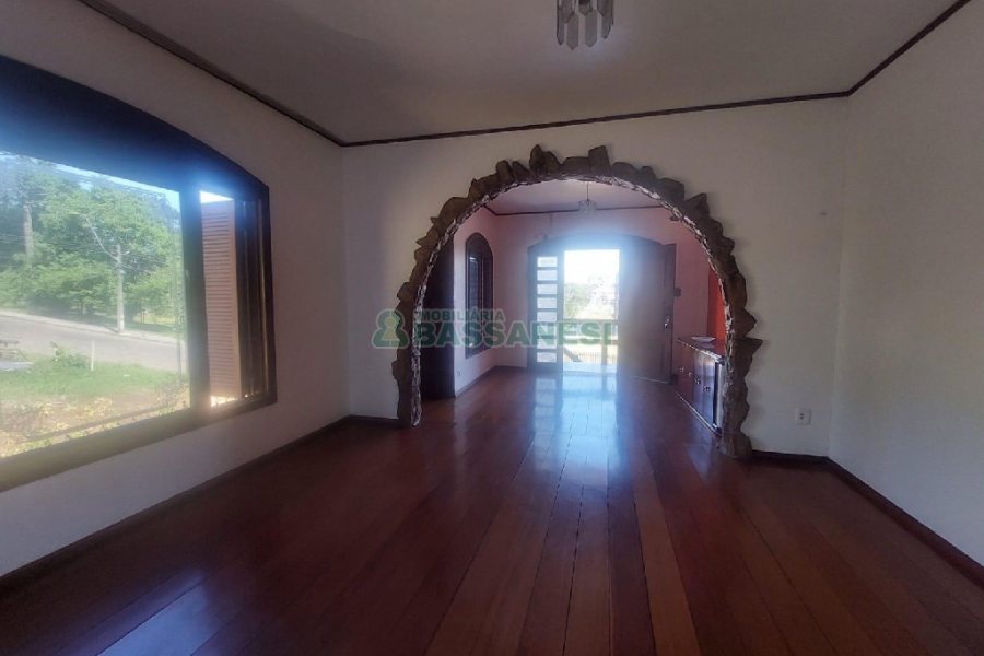 Casa Comercial com 220m², 3 dormitórios, 4 vagas, no bairro Cidade Nova em Caxias do Sul para Alugar