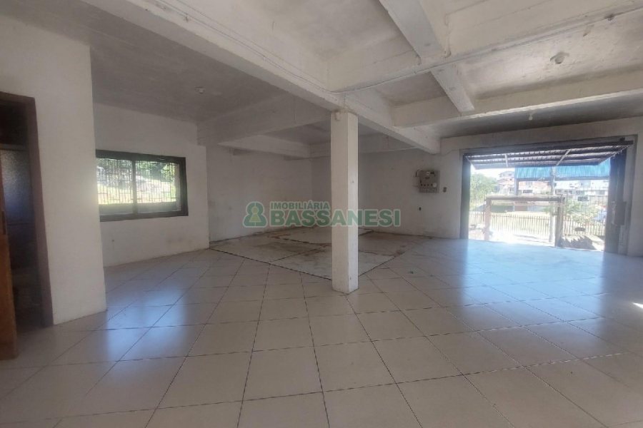Casa Comercial com 220m², 3 dormitórios, 4 vagas, no bairro Cidade Nova em Caxias do Sul para Alugar