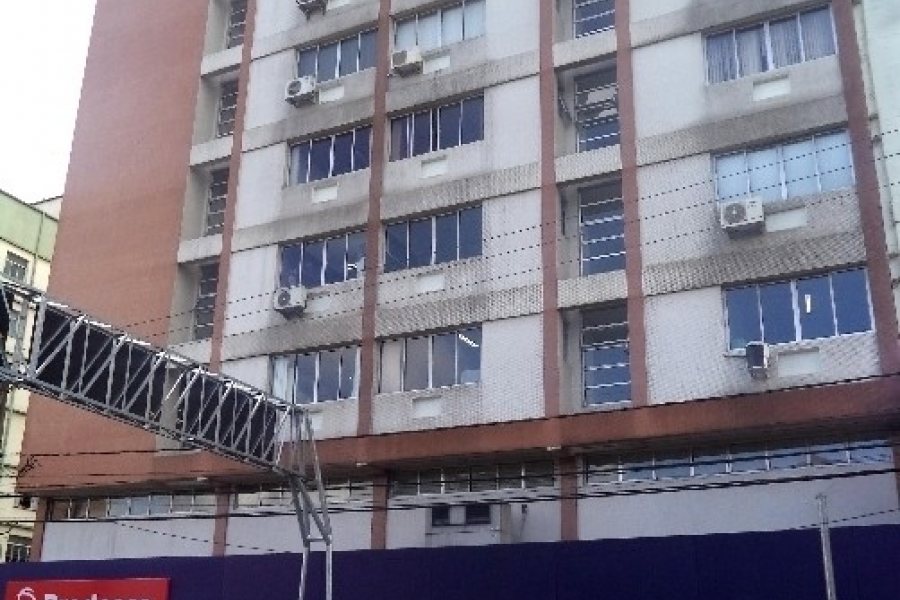 Sala com 21m², no bairro Centro em Caxias do Sul para Alugar