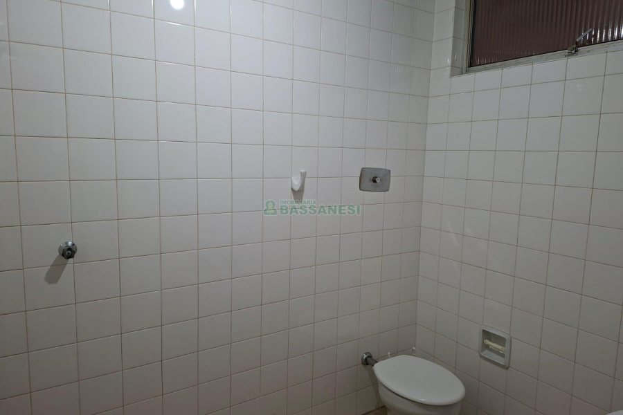 Sala com 19m², no bairro Centro em Caxias do Sul para Alugar