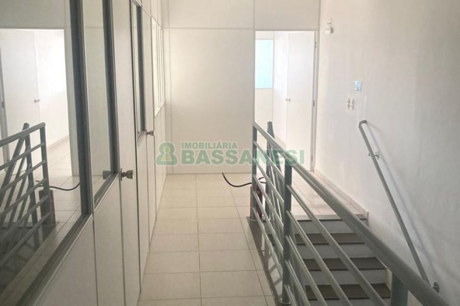 Loja com 149m², no bairro Pio X em Caxias do Sul para Alugar