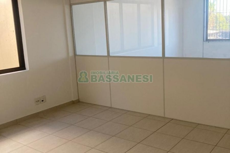Loja com 149m², no bairro Pio X em Caxias do Sul para Alugar
