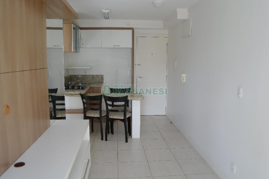Apto Mobiliado com 40m², 1 dormitório, 1 vaga, no bairro São Pelegrino em Caxias do Sul para Comprar