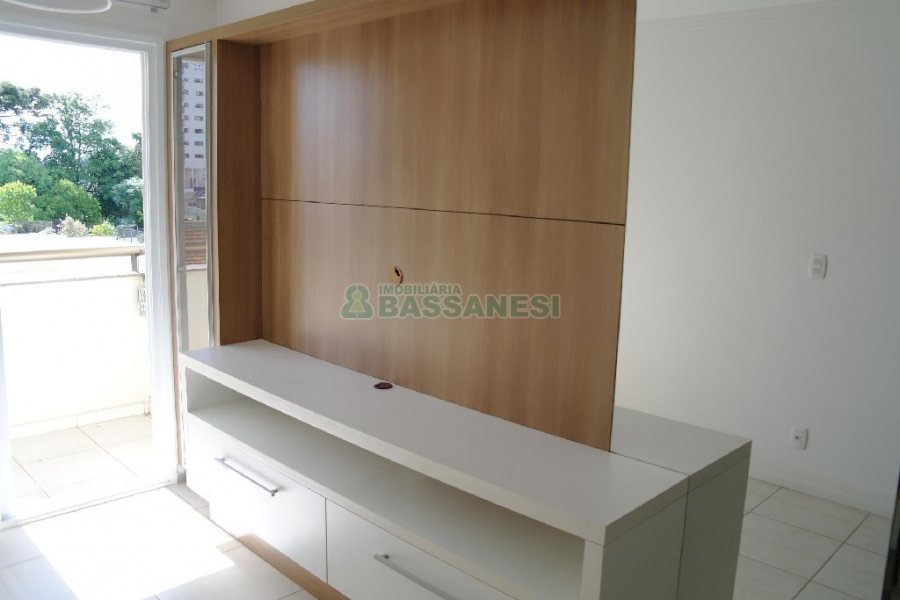 Apto Mobiliado com 40m², 1 dormitório, 1 vaga, no bairro São Pelegrino em Caxias do Sul para Comprar