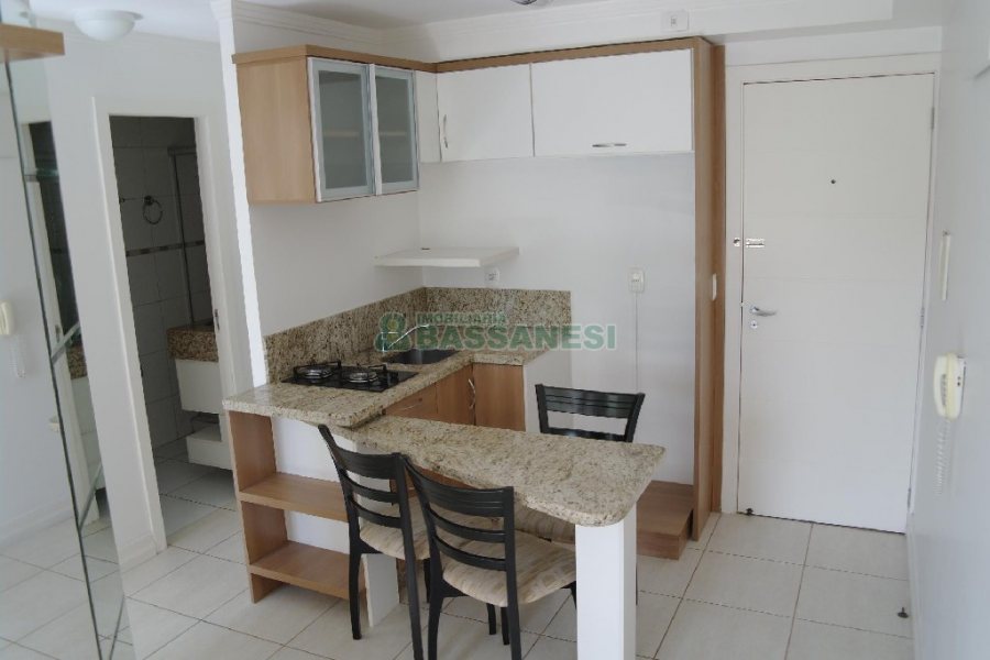 Apto Mobiliado com 40m², 1 dormitório, 1 vaga, no bairro São Pelegrino em Caxias do Sul para Comprar