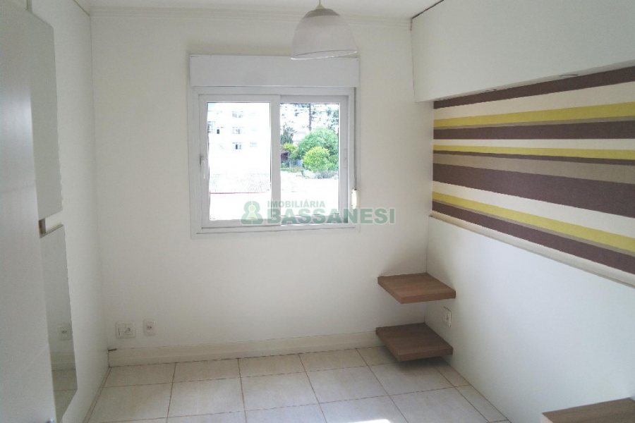 Apto Mobiliado com 40m², 1 dormitório, 1 vaga, no bairro São Pelegrino em Caxias do Sul para Comprar