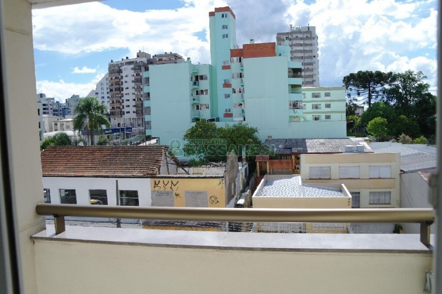 Apto Mobiliado com 40m², 1 dormitório, 1 vaga, no bairro São Pelegrino em Caxias do Sul para Comprar