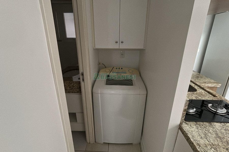 Apto Mobiliado com 34m², 1 dormitório, 1 vaga, no bairro São Pelegrino em Caxias do Sul para Alugar ou Comprar