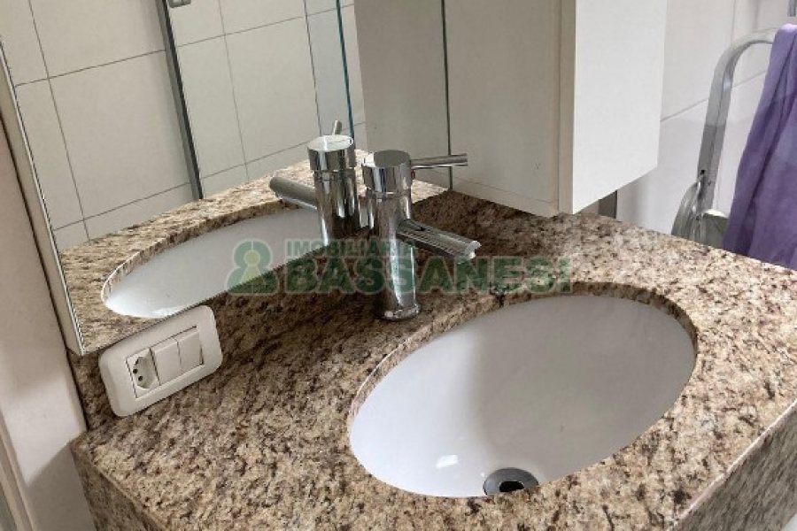 Apto Mobiliado com 34m², 1 dormitório, 1 vaga, no bairro São Pelegrino em Caxias do Sul para Alugar