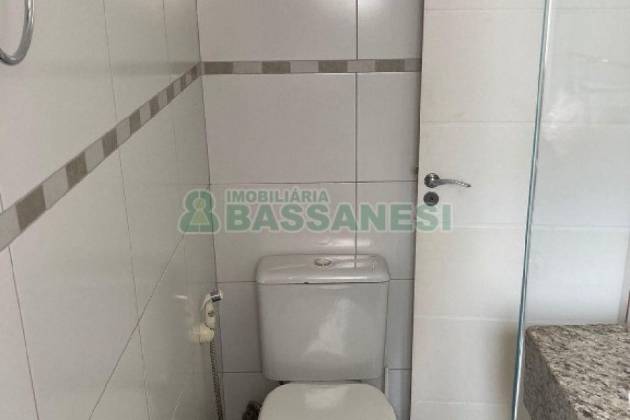 Apto Mobiliado com 34m², 1 dormitório, 1 vaga, no bairro São Pelegrino em Caxias do Sul para Alugar