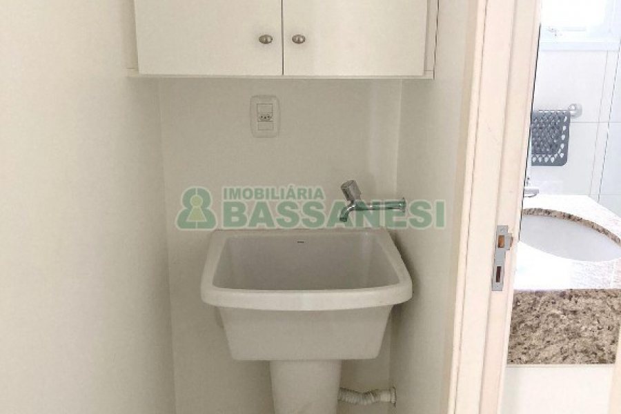 Apto Mobiliado com 34m², 1 dormitório, 1 vaga, no bairro São Pelegrino em Caxias do Sul para Alugar