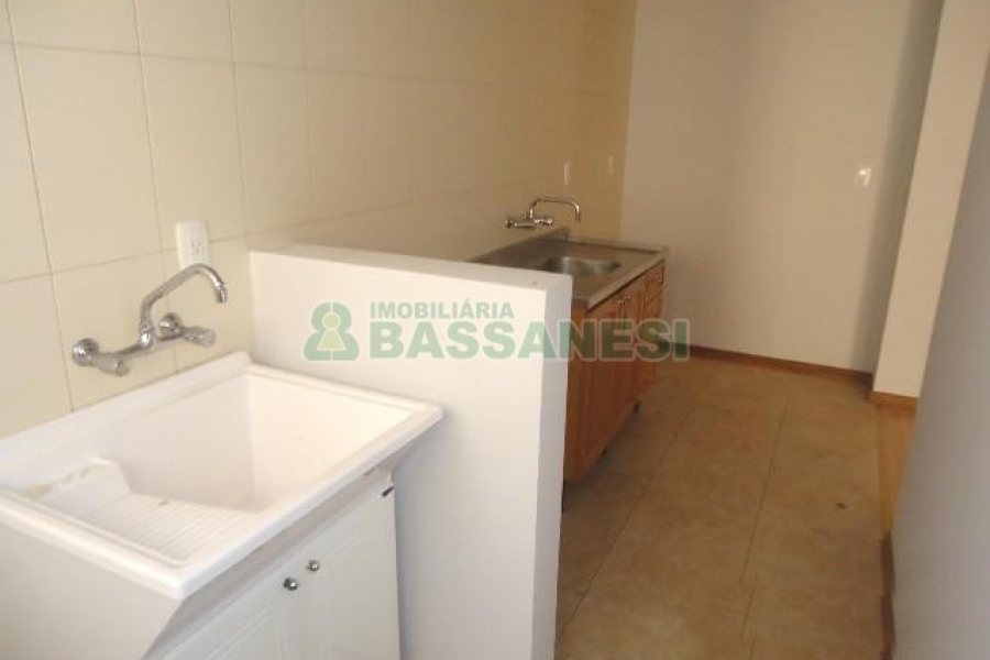 Apartamento com 50m², 1 dormitório, 1 vaga, no bairro Centro em Caxias do Sul para Alugar