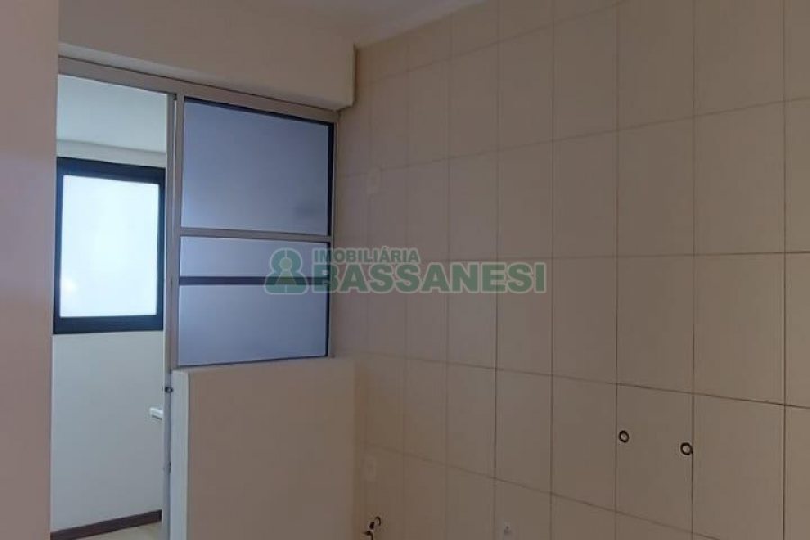 Apartamento com 50m², 1 dormitório, 1 vaga, no bairro Centro em Caxias do Sul para Alugar