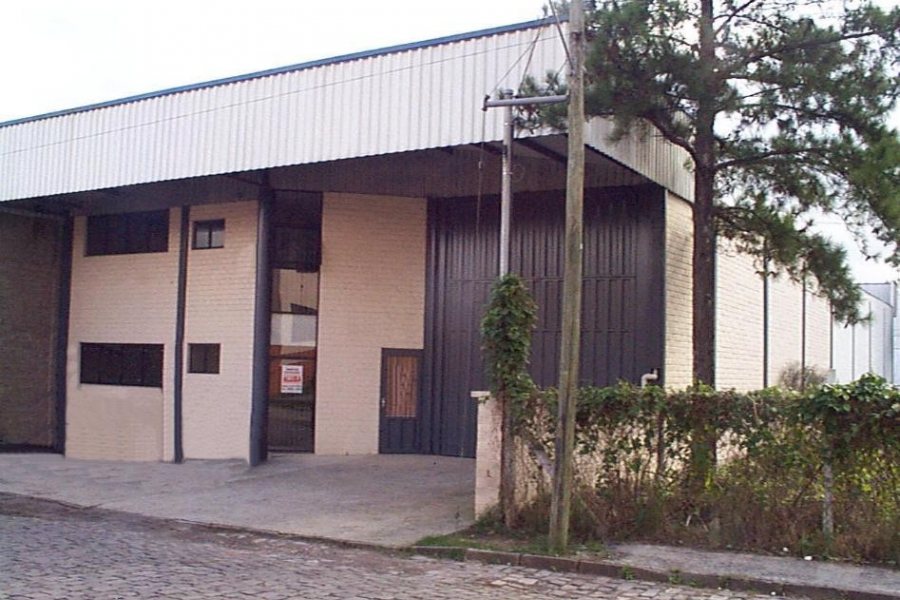 Pavilhão com 300m², no bairro São José em Caxias do Sul para Alugar