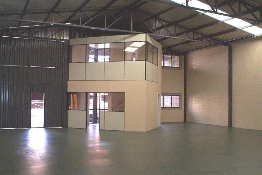 Pavilhão com 300m², no bairro São José em Caxias do Sul para Alugar