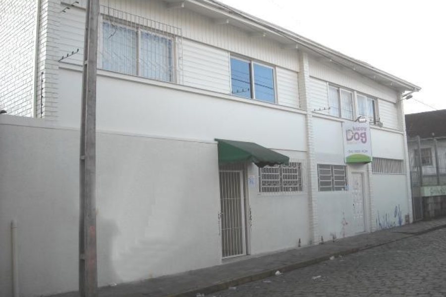 Casa Comercial com 302m², 4 dormitórios, no bairro Centro em Caxias do Sul para Comprar