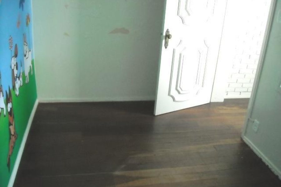 Casa Comercial com 302m², 4 dormitórios, no bairro Centro em Caxias do Sul para Comprar