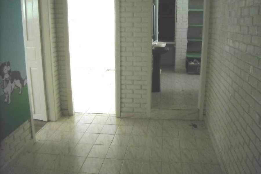 Casa Comercial com 302m², 4 dormitórios, no bairro Centro em Caxias do Sul para Comprar