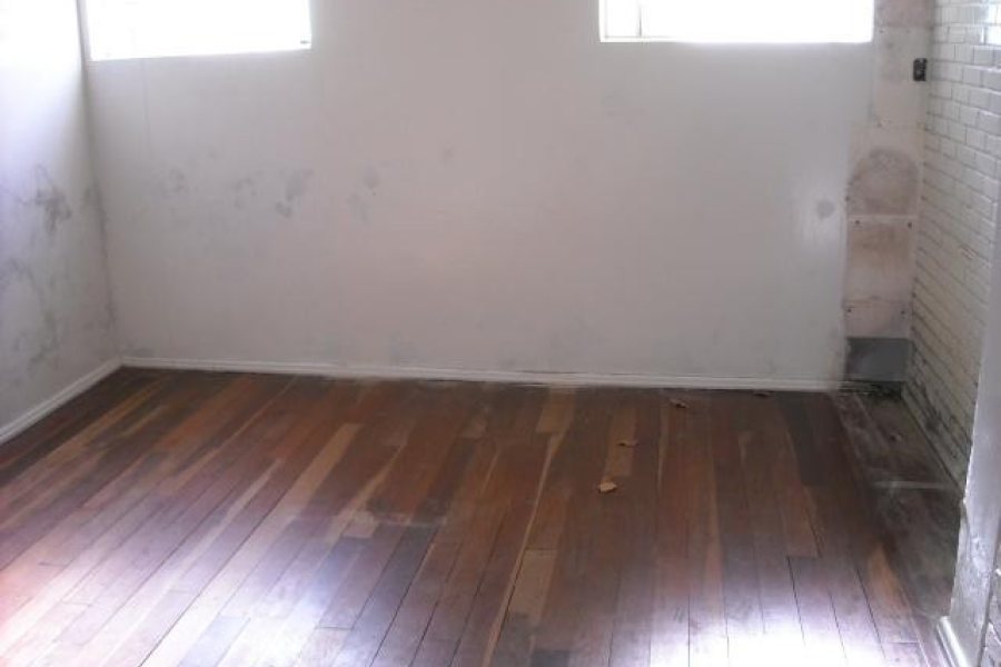 Casa Comercial com 302m², 4 dormitórios, no bairro Centro em Caxias do Sul para Comprar