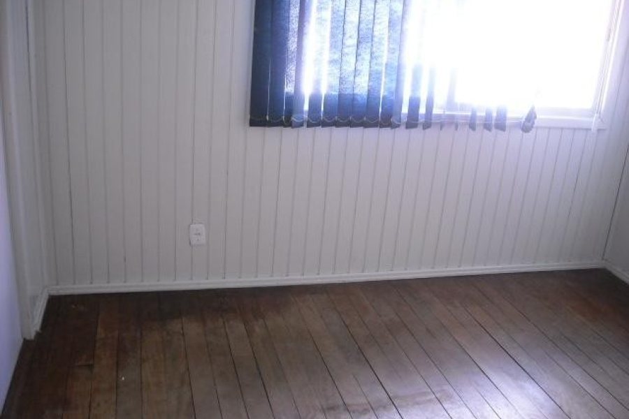 Casa Comercial com 302m², 4 dormitórios, no bairro Centro em Caxias do Sul para Comprar