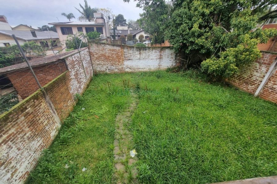 Casa Comercial com 275m², 3 dormitórios, 2 vagas, no bairro Cinqüentenário em Caxias do Sul para Alugar