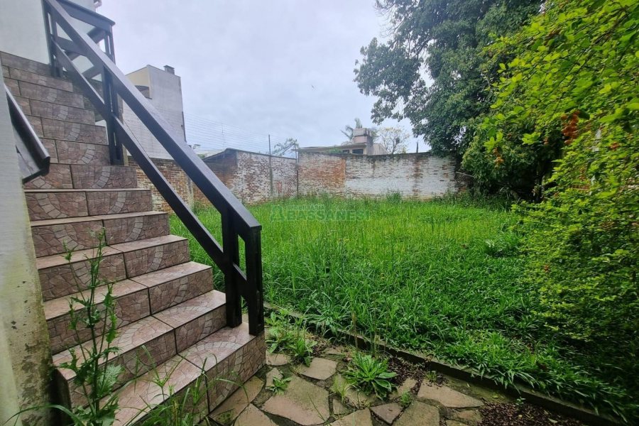 Casa Comercial com 275m², 3 dormitórios, 2 vagas, no bairro Cinqüentenário em Caxias do Sul para Alugar