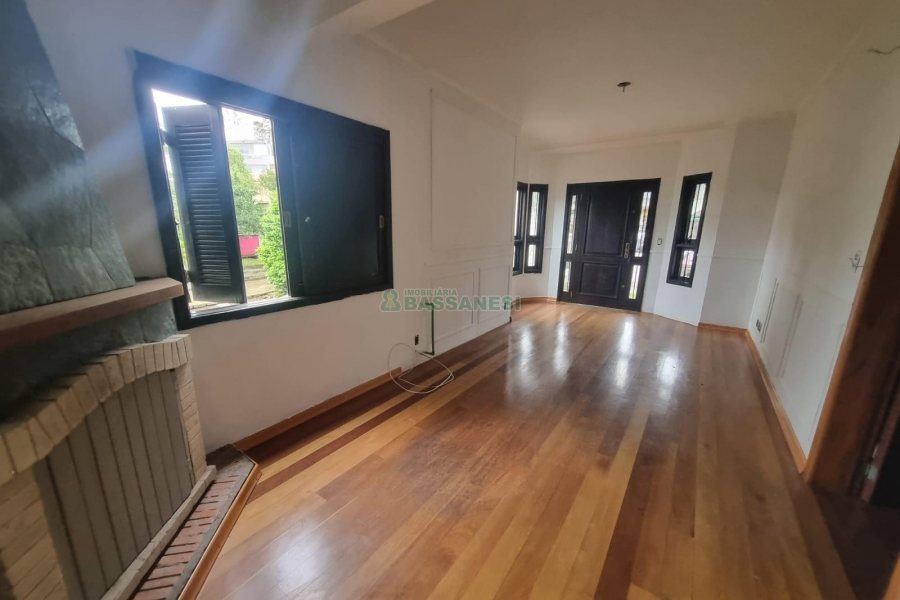 Casa Comercial com 275m², 3 dormitórios, 2 vagas, no bairro Cinqüentenário em Caxias do Sul para Alugar
