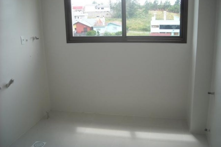 Apartamento com 170m², 3 dormitórios, 1 vaga, no bairro Nossa Senhora da Saúde em Caxias do Sul para Alugar