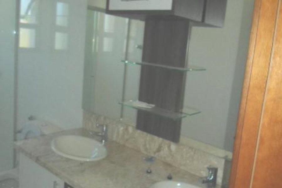 Apartamento com 170m², 3 dormitórios, 1 vaga, no bairro Nossa Senhora da Saúde em Caxias do Sul para Alugar