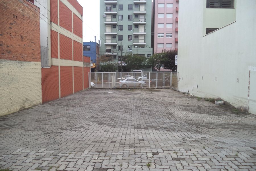 Terreno com 550m², 1 vaga, no bairro Centro em Caxias do Sul para Alugar