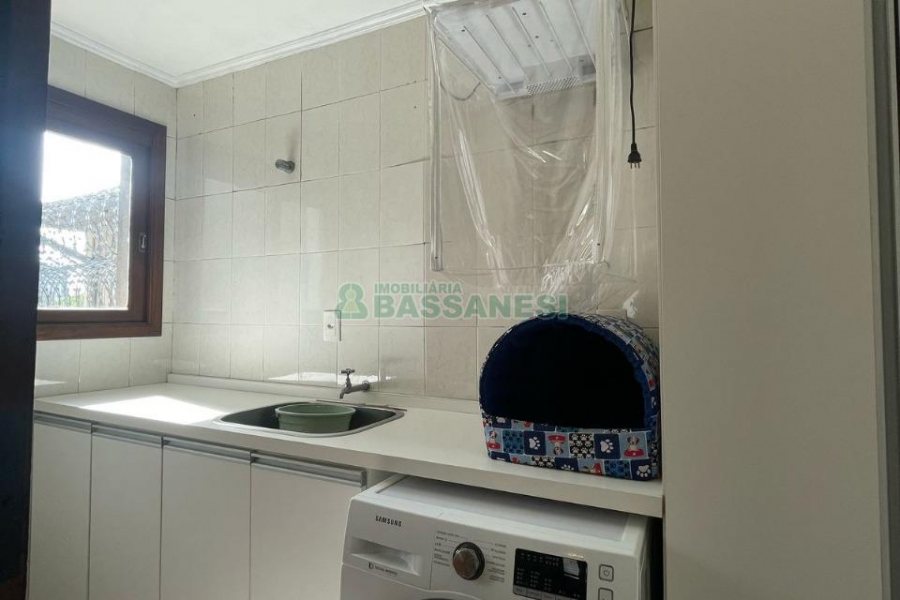 Apartamento com 74m², 2 dormitórios, 1 vaga, no bairro Madureira em Caxias do Sul para Comprar