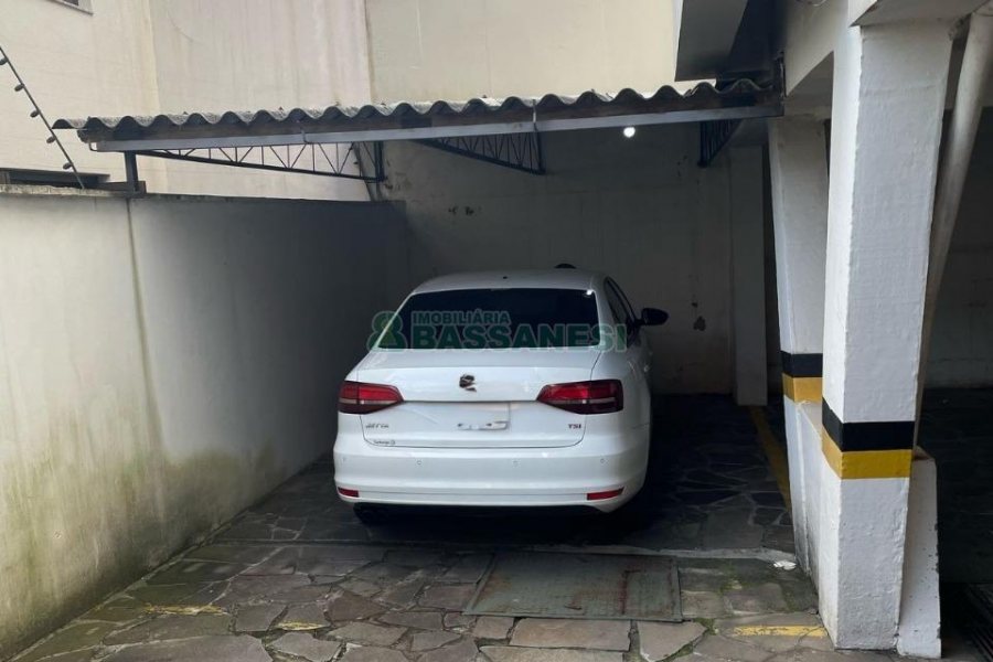 Apartamento com 74m², 2 dormitórios, 1 vaga, no bairro Madureira em Caxias do Sul para Comprar