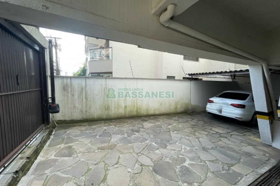 Apartamento com 74m², 2 dormitórios, 1 vaga, no bairro Madureira em Caxias do Sul para Comprar