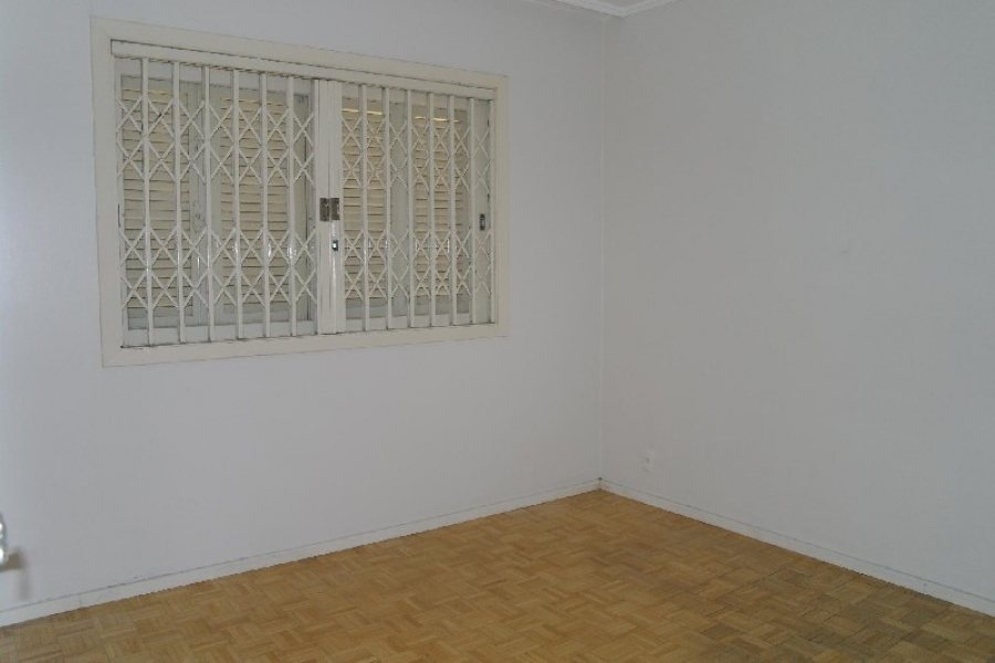 Casa com 157m², 3 dormitórios, 3 vagas, no bairro Santa Catarina em Caxias do Sul para Comprar