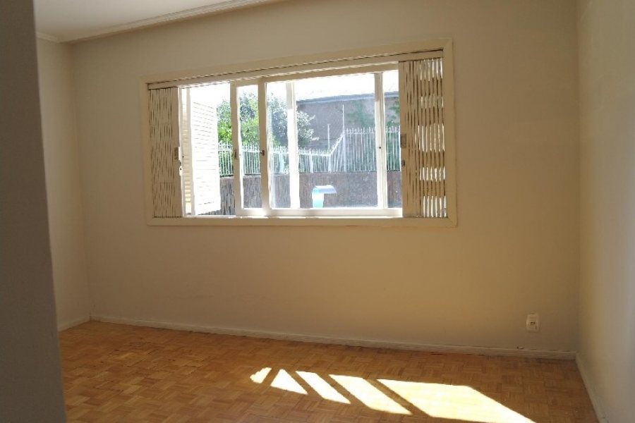 Casa com 157m², 3 dormitórios, 3 vagas, no bairro Santa Catarina em Caxias do Sul para Comprar