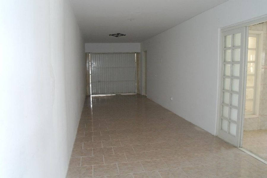 Casa com 157m², 3 dormitórios, 3 vagas, no bairro Santa Catarina em Caxias do Sul para Comprar