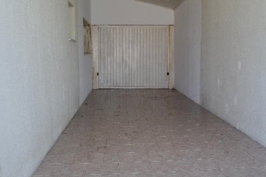 Casa com 157m², 3 dormitórios, 3 vagas, no bairro Santa Catarina em Caxias do Sul para Comprar