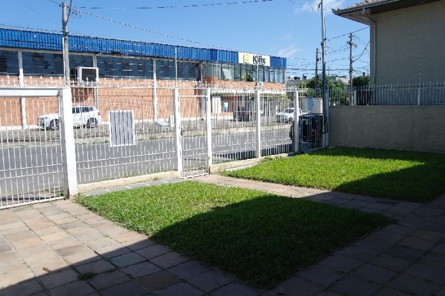 Casa com 157m², 3 dormitórios, 3 vagas, no bairro Santa Catarina em Caxias do Sul para Comprar