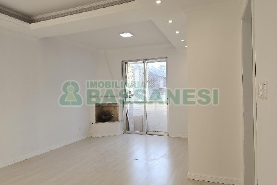 Apartamento com 88m², 3 dormitórios, 1 vaga, no bairro Lourdes em Caxias do Sul para Comprar