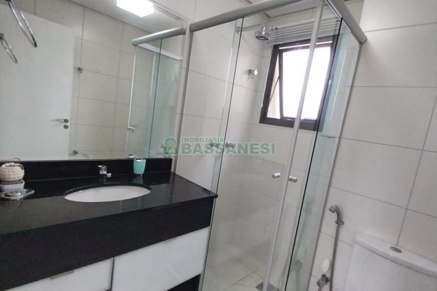 Apto Mobiliado com 62m², 1 dormitório, 1 vaga, no bairro Lourdes em Caxias do Sul para Alugar