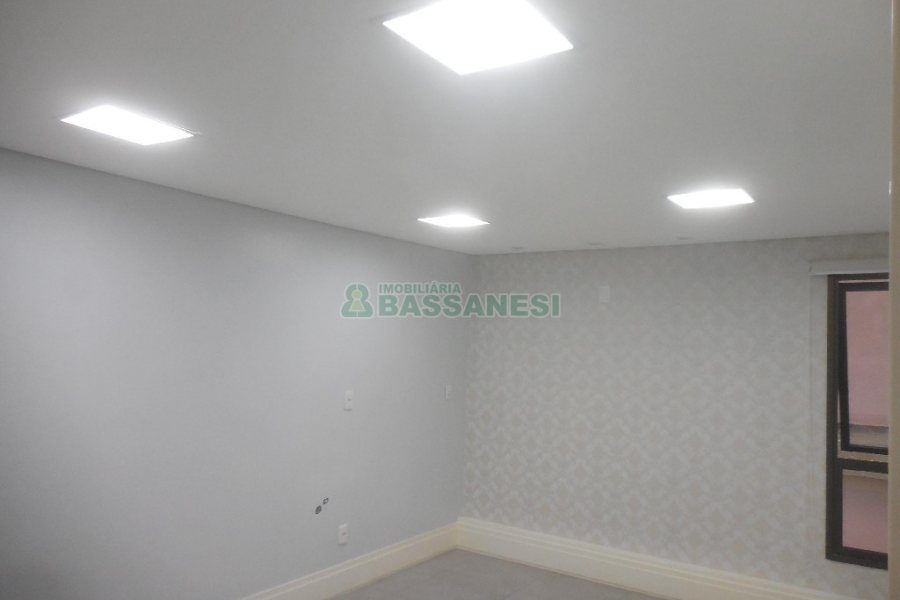 Sala com 78m², no bairro Centro em Caxias do Sul para Comprar