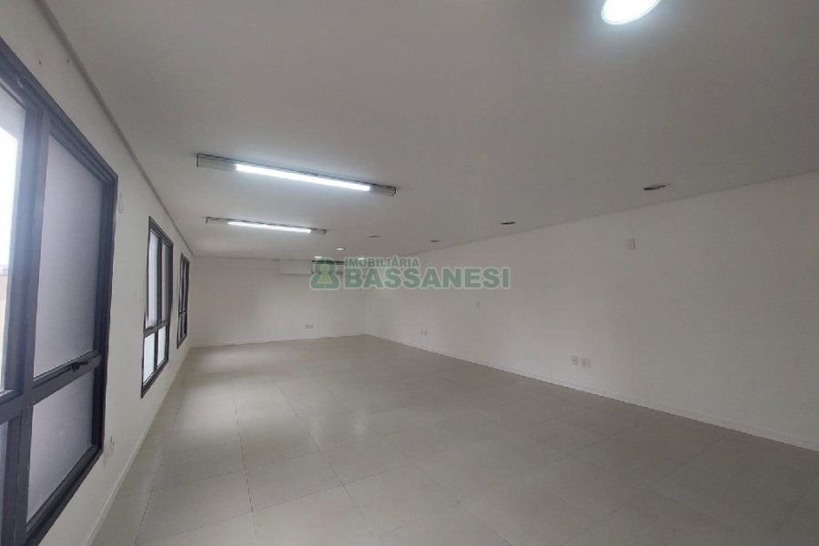 Sala com 80m², no bairro Centro em Caxias do Sul para Alugar