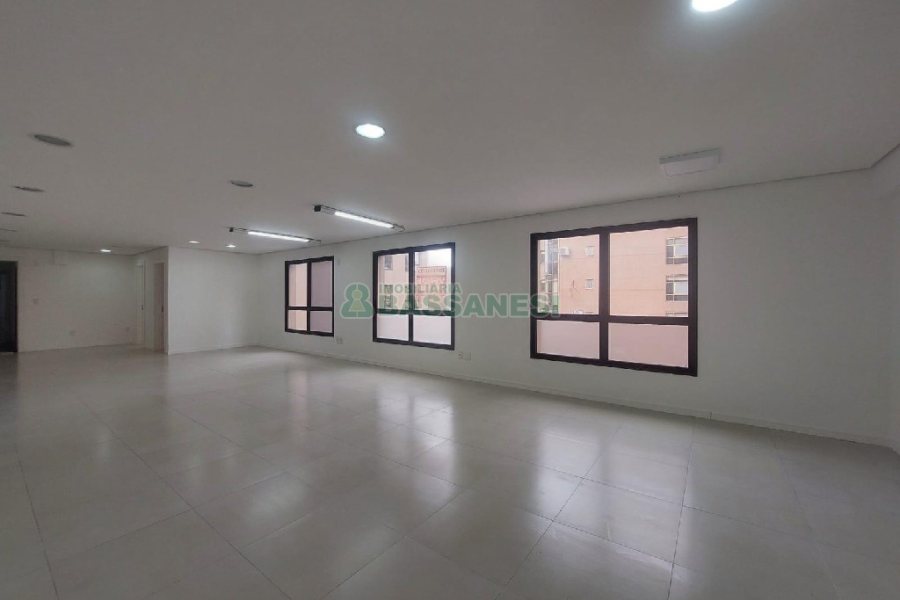 Sala com 80m², no bairro Centro em Caxias do Sul para Alugar