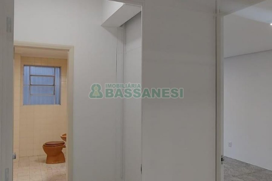Sala com 50m², no bairro Centro em Caxias do Sul para Alugar
